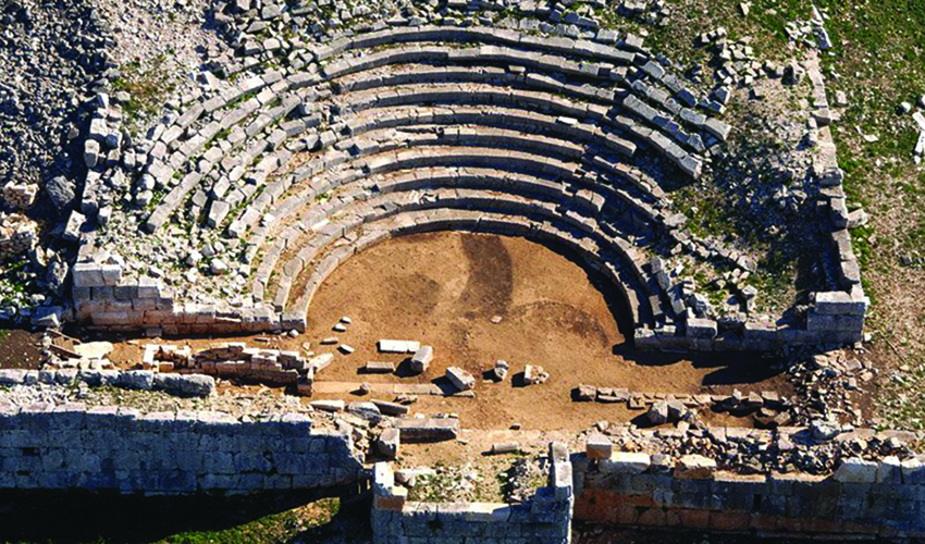 4 mnimeia bouleutiria